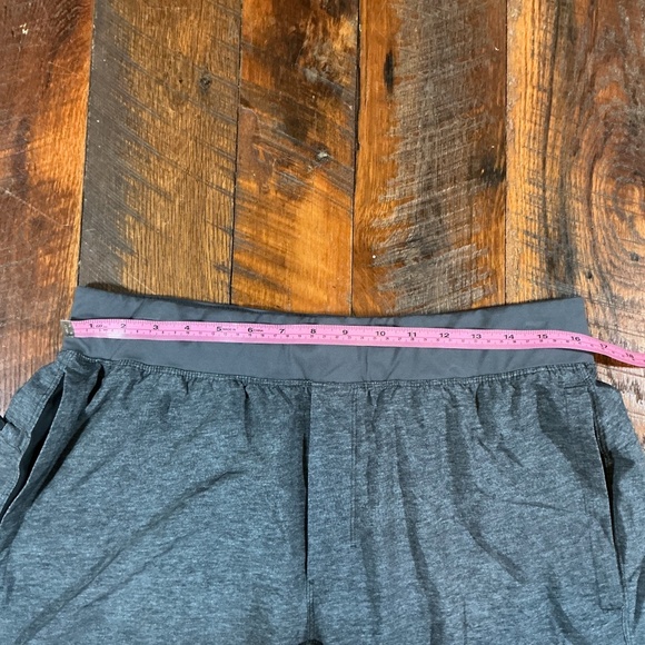 Lululemon Men’s Gray Training Shorts Lined Drawstring Size M - Picture 6 of 9